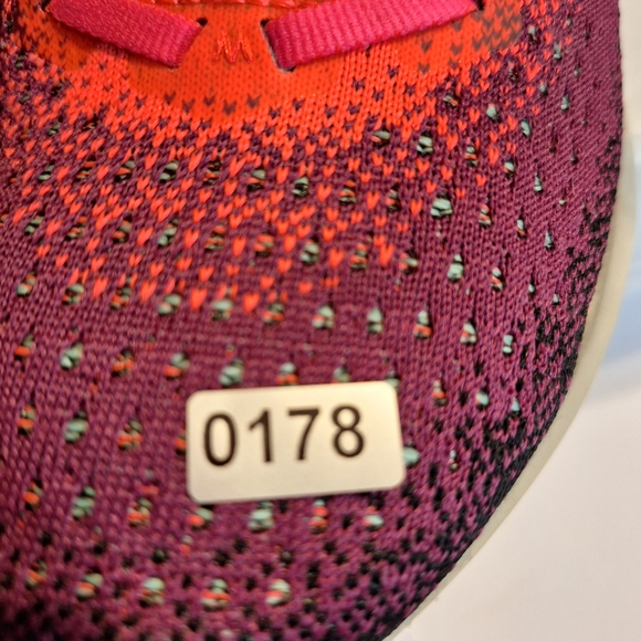 Brooks Levitate 2 Women's Sneakers Shoes. Size 8.5 - Picture 11 of 11